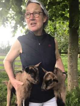 Scellebelle Sabine Jürß mit Zicklein