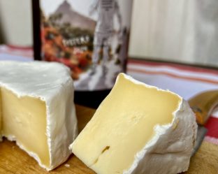 Heinzelnews Juli 2025 Sisters und Camembert Biohof Turnow